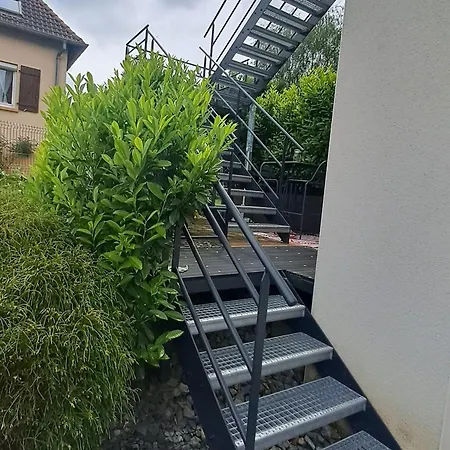 Studio Cosy Spacieux Lumineux Avec Terrasse Vezelois Exterior photo