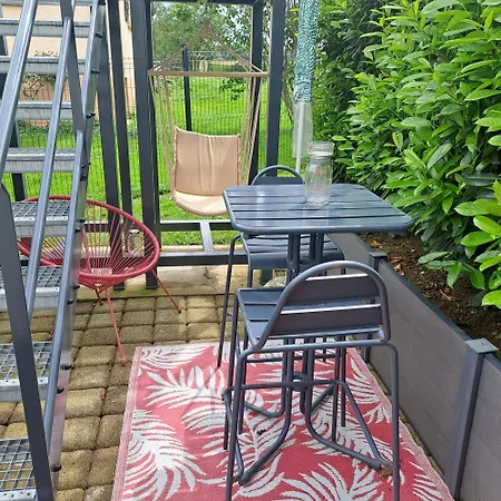 Studio Cosy Spacieux Lumineux Avec Terrasse Vezelois Exterior photo